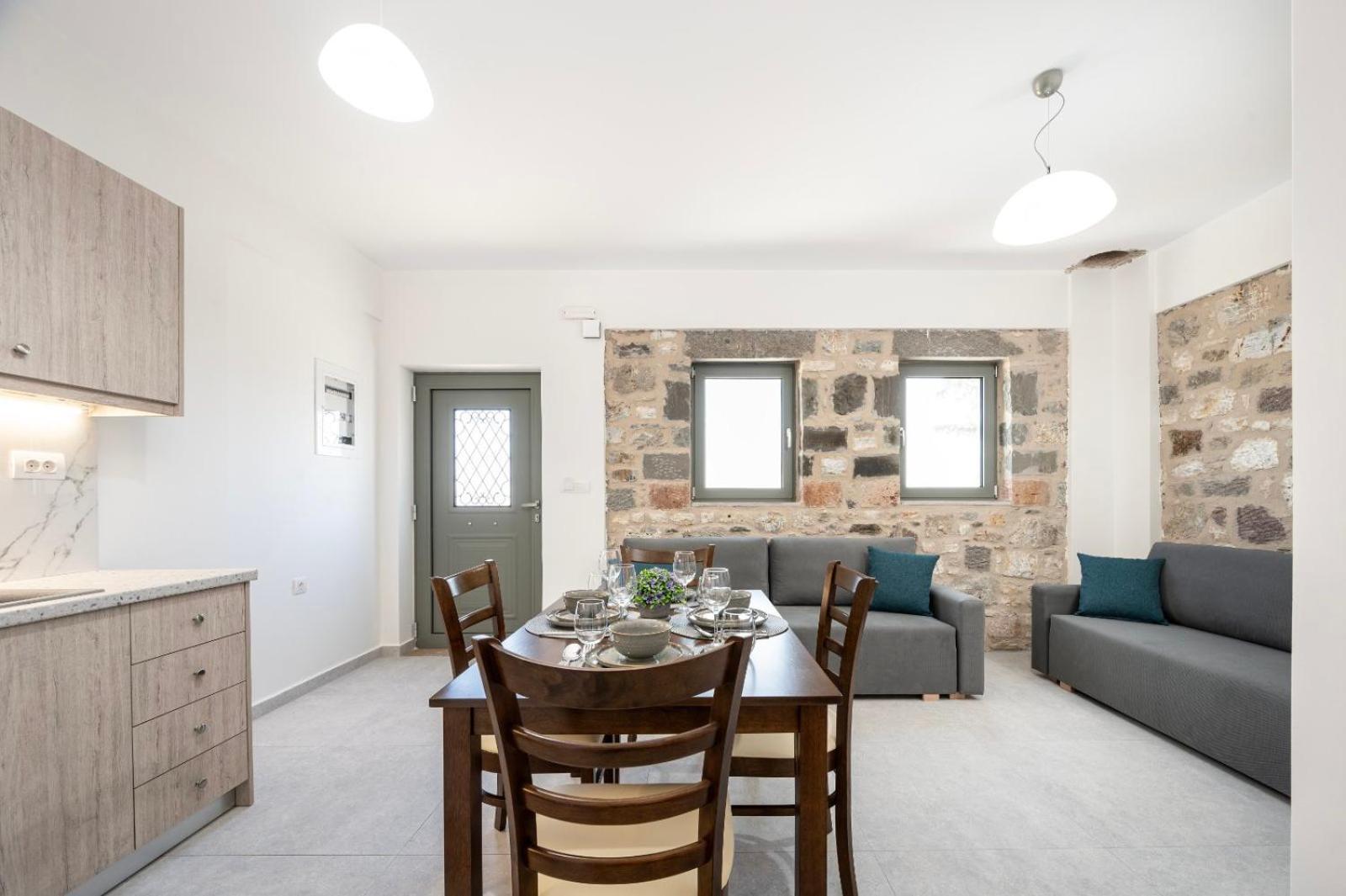 Sunny Rock Holiday home Asfendiou